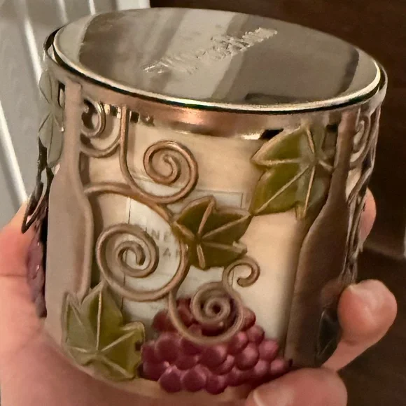 Bath & Body Works 3-Wick Candle Holder Metal Sleeve Grapevine Ivy Decor - Picture 3 of 4